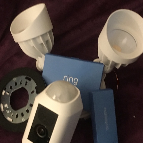 Outdoor Surveillance Camera - Picture 4 of 4